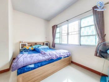 *****ทาวน์เฮ้าส์มือสองย่านนนทบุรี ม.เหนือฟ้าโฟร์ บ้านกล้วย-ไทรน้อย เนื้อที่ 17 ตร.ว. ฟังก์ชัน 2 ห้องนอน 2 ห้องน้ำ 1 ที่จอดรถ แถมฟรี! 2 เครื่องปรับอากาศ 1 เครื่องทำน้ำอุ่น 1 เครื่องดูดควัน ทำเลเยี่ยม ใกล้เซ็นทรัลเวสท์เกต และรถไฟฟ้าสายสีม่วง "สถานีคลองบางไผ่" ราคาสุดคุ้ม!